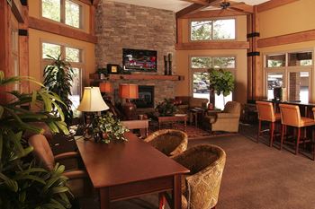 Pinnacle highland apartments resident clubhouse